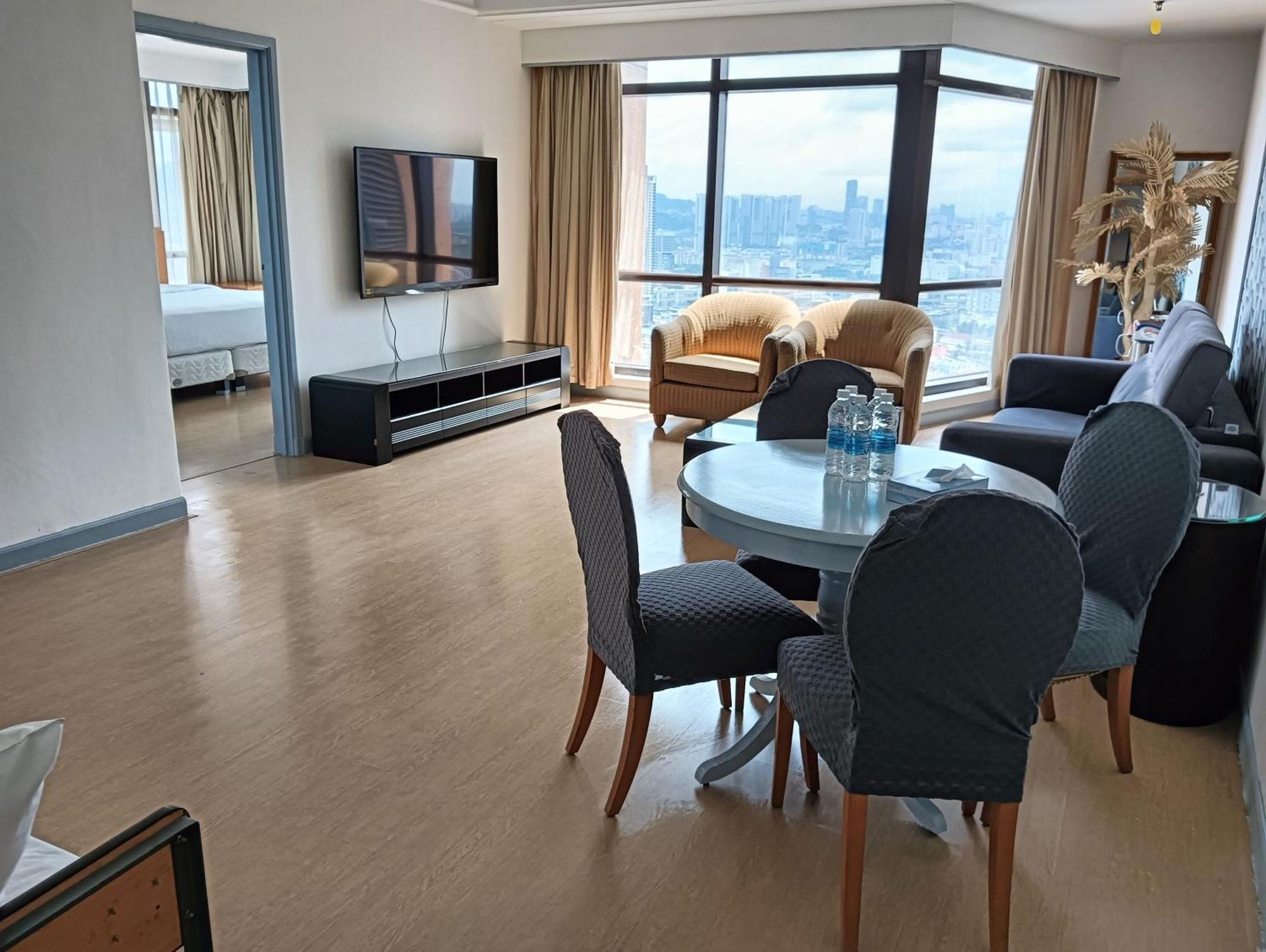 The Premier Residential Service At Times Square Pangsapuri